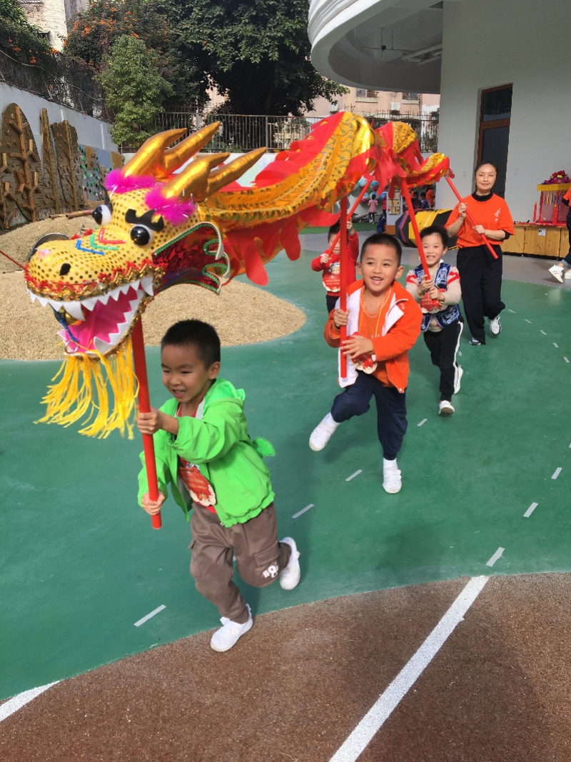 深圳市十二幼開展“拾趣民間，玩轉傳統”民間游戲活動